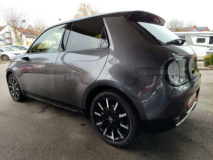 Honda e Advance-Paket -Navi -Pano-LED-17Zoll-Arml.-Leder