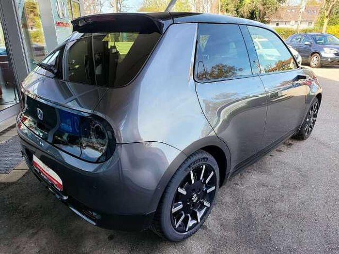 Honda e Advance-Paket -Navi -Pano -LED -17-Zoll -Kamera